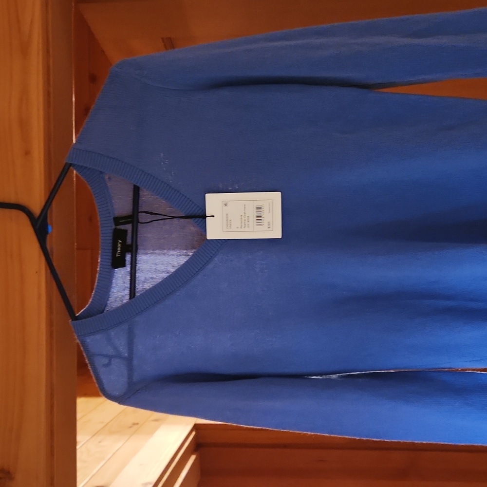Theory blue cashmere sweater- NWT- size P